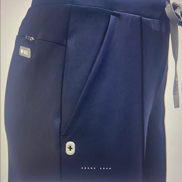 High Waisted Salina FORMx Wide Leg Scrub Pants - Picture 6 of 9